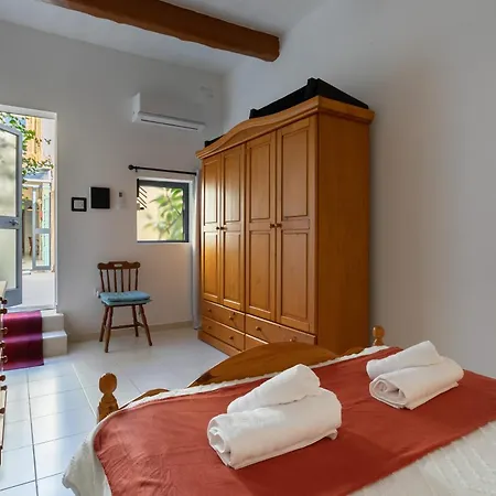 Cosy 3br Maltese Townhouse - Close To Valletta By Isola360 Feriehus