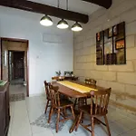 Дом отдыха Cosy 3br Maltese Townhouse - Close To Valletta By Isola360