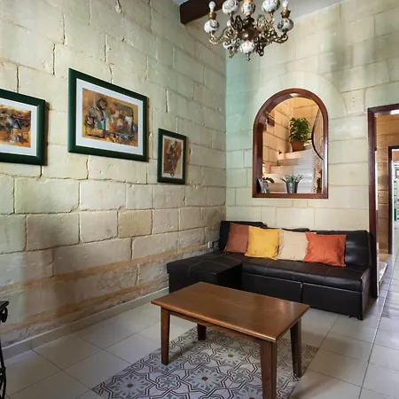Cosy 3br Maltese Townhouse - Close To Valletta By Isola360 Vakantiehuis Luqa