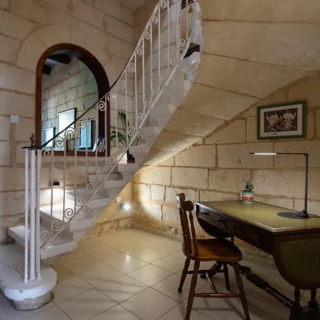 Cosy 3br Maltese Townhouse - Close To Valletta By Isola360 Holiday home *