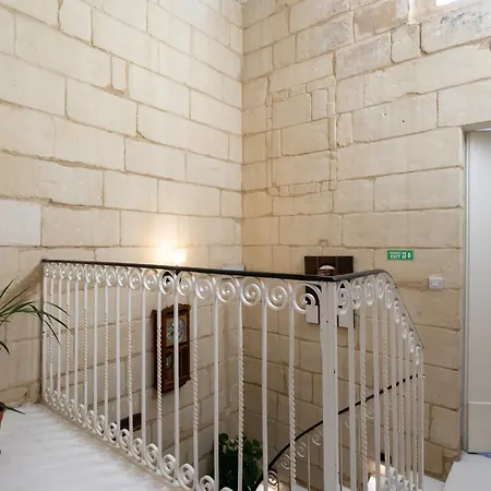 Cosy 3br Maltese Townhouse - Close To Valletta By Isola360 * Luqa