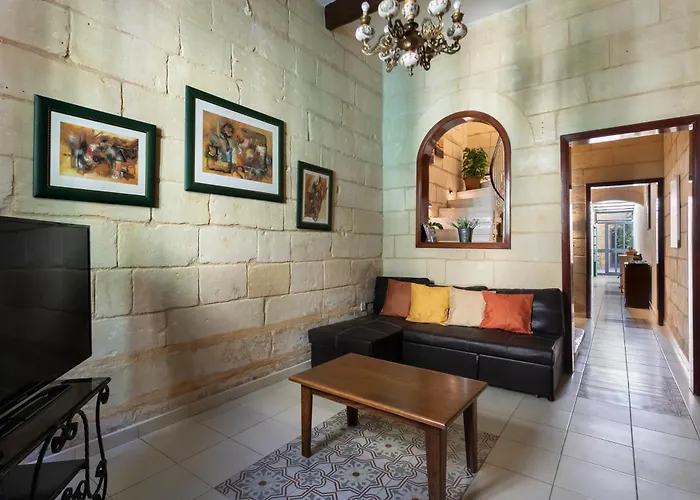 Cosy 3br Maltese Townhouse - Close To Valletta By Isola360 Case de vacanță Luqa