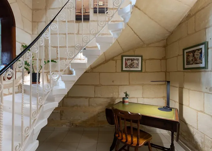 Cosy 3br Maltese Townhouse - Close To Valletta By Isola360 Case de vacanță *