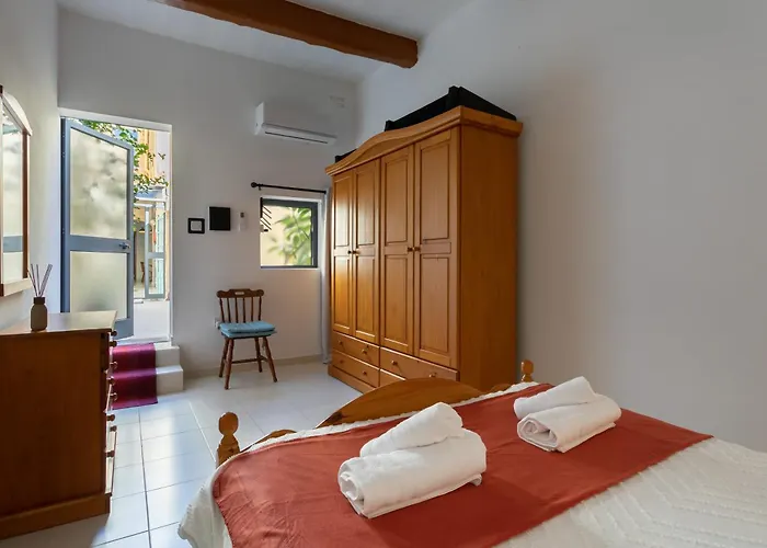 Cosy 3br Maltese Townhouse - Close To Valletta By Isola360 Case de vacanță