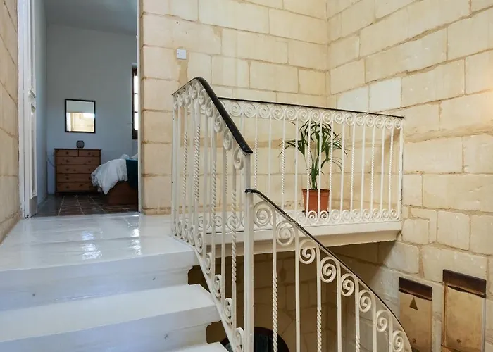 Cosy 3br Maltese Townhouse - Close To Valletta By Isola360 * Luqa