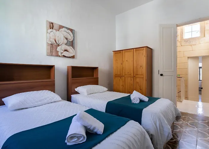 Cosy 3br Maltese Townhouse - Close To Valletta By Isola360 Case de vacanță *