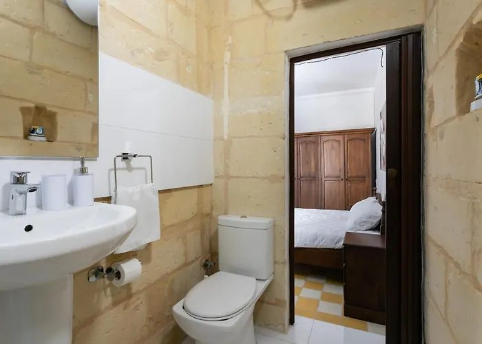 Cosy 3br Maltese Townhouse - Close To Valletta By Isola360 *