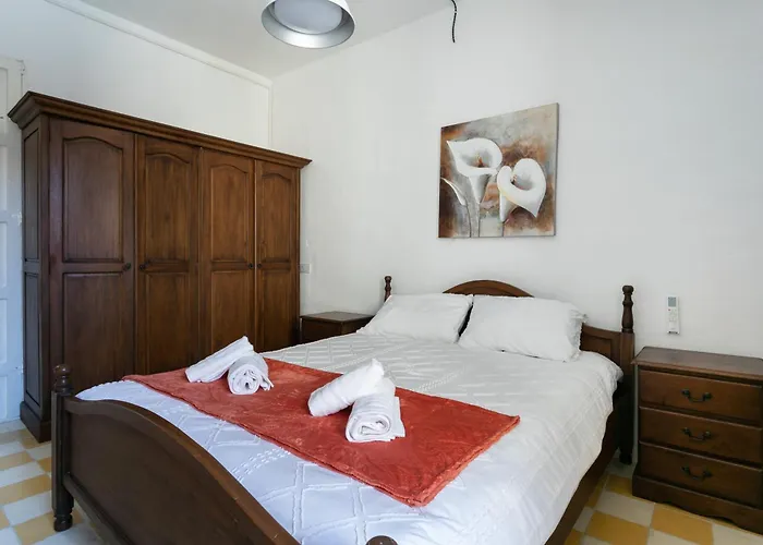 Cosy 3br Maltese Townhouse - Close To Valletta By Isola360 Case de vacanță Luqa